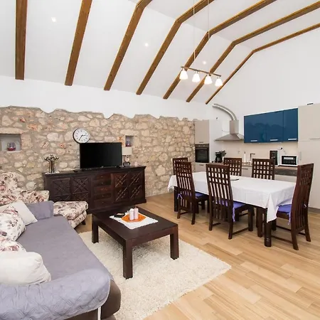 Harrier 2 Holiday home *